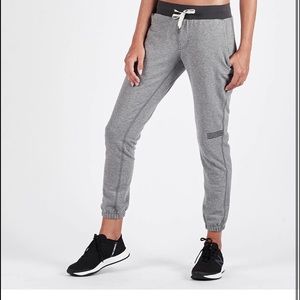 Vuori Laguna Lounge Pants 1.0 in Heather Grey
